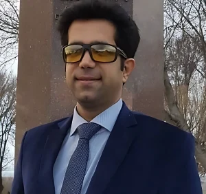 Portrait of Engineer Faramarz Ahmadi, data and AI consultant